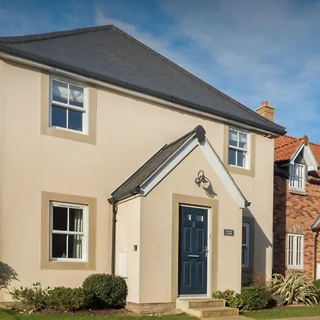 East Bay - Part Of The The Bay Village With Pool, Gym And Direct Access, Pub, Restaurant, Tennis And Meadows Walks Feriehus *