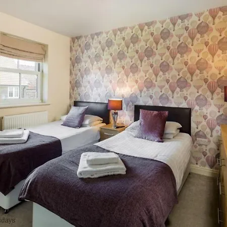 Feriehus East Bay - Part Of The The Bay Village With Pool, Gym And Direct Access, Pub, Restaurant, Tennis And Meadows Walks Filey