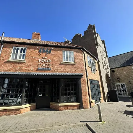 East Bay - Part Of The The Bay Village With Pool, Gym And Direct Access, Pub, Restaurant, Tennis And Meadows Walks