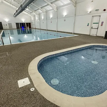 East Bay - Part Of The The Bay Village With Pool, Gym And Direct Access, Pub, Restaurant, Tennis And Meadows Walks
