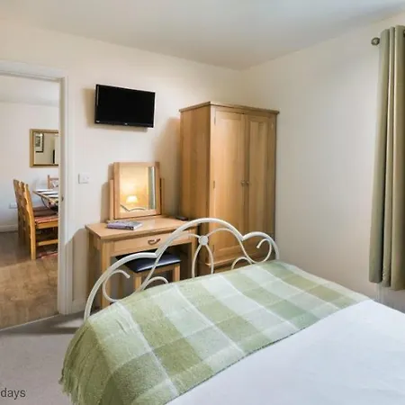 Дом отдыха East Bay - Part Of The The Bay Village With Pool, Gym And Direct Access, Pub, Restaurant, Tennis And Meadows Walks Файли