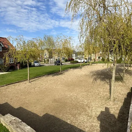 East Bay - Part Of The The Bay Village With Pool, Gym And Direct Access, Pub, Restaurant, Tennis And Meadows Walks *