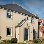 East Bay - Part Of The The Bay Village With Pool, Gym And Direct Access, Pub, Restaurant, Tennis And Meadows Walks Hébergement de vacances *