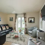 East Bay - Part Of The The Bay Village With Pool, Gym And Direct Access, Pub, Restaurant, Tennis And Meadows Walks Hébergement de vacances *