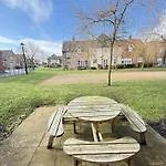 East Bay - Part Of The The Bay Village With Pool, Gym And Direct Access, Pub, Restaurant, Tennis And Meadows Walks