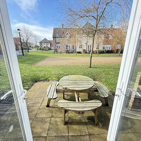East Bay - Part Of The The Bay Village With Pool, Gym And Direct Access, Pub, Restaurant, Tennis And Meadows Walks Hébergement de vacances *