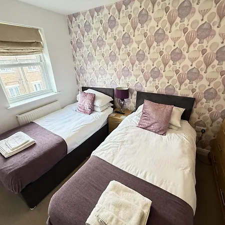 East Bay - Part Of The The Bay Village With Pool, Gym And Direct Access, Pub, Restaurant, Tennis And Meadows Walks